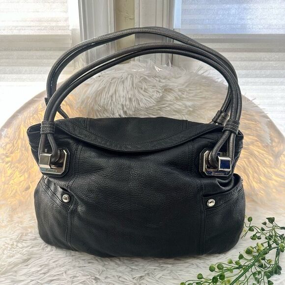 B. Makowsky Magnetic Flap Black Leather Metallic Gray Handles Shoulder Handbag - Picture 1 of 11